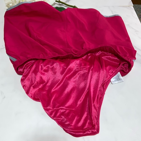 Adidas Women's AKTIV Against Cancer Shorts size Medium - Picture 11 of 16